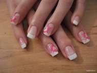 Best Nails - virágos