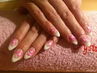 Rózsaszín virágos