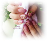 Rózsaszín virágos