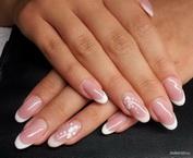 Francia mandula porcelán virággal