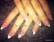 Francia kis virágokkal