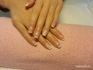 csipkés díszítéssel