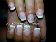 Zselé francia akrillal strasszokkal