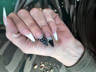 Best Nails - fekete köves