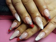 Best Nails - Francia kövekkel