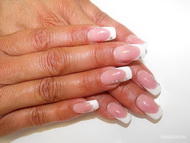 Best Nails - Francia kövekkel