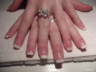 akril díszítéssel