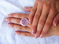 Géllak virággal és gyűrű