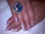 Szolid köröm szép gyűrűvel