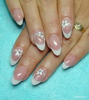 Best Nails - Fehér francia fehér kisvirágokkal