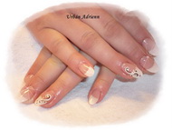 mandula fekete fehér díszítéssel