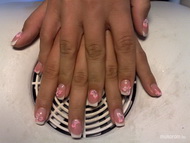 Francia rozsaszin virággal