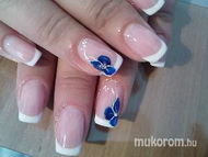 Best Nails - pici kék mintával
