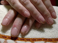 Csillámmal és akrillal