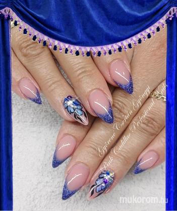 Gyöngyi Györené Csertán - Blue nails - 2016-08-17 19:18