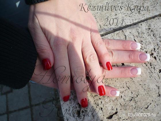 Homolya Kriszti - mini francia körmök - 2011-06-06 09:28