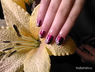 bordó lakk virágokkal