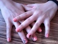 Best Nails - barackköröm fekete csipkével