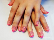 Best Nails - Géllakk a nyár egyik trendszínével