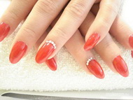 vörös körömhöz vörös rúzs dukkál