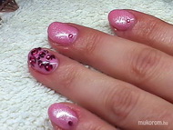 Rózsaszín tigrises