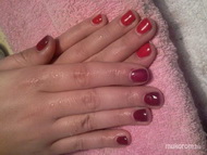 gél lakk hidegben bordó melegben piros