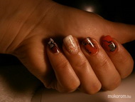 Akril és csillámdíszítéses egyveleg