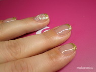 Arany csillám hópihével