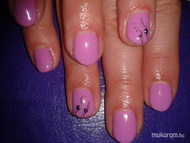 Gel lakk akrillal diszítve