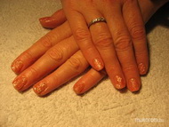 Best Nails - csillámos margarétákkal