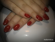 A ferrari piros színt sokan szeretik 