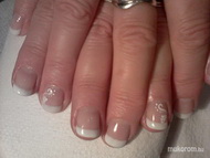 gél lakk akril virággal