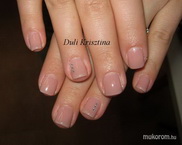 Dóri alig látható