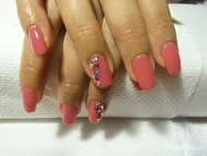 kövekkel díszítve