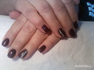 Bordó gél lakk strasszokkal