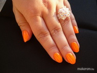 Vakító narancs gél lakk saját körmömön