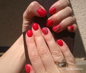 Best Nails - piros géllakk kövekkel