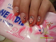 gél lakk akril virággal