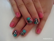 Gél lakk díszítve