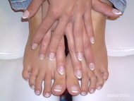 Barbinak francia kézre lábra