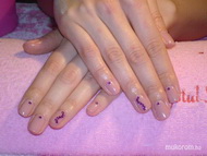 Nugát és lila krisztinek