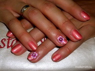 Gyöngyházas akril virágok