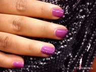 Krisztának lila szegecses