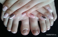 gél lakk és pedikűr
