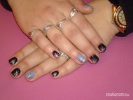 Zsófinak fekete csíkos