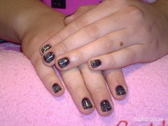 Barbinak fekete színes pötyikkel