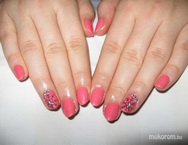 gél lakk hópehellyel