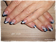 sötétkék fehérrel