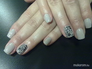 szürke fekete mintával