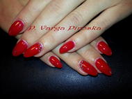 Vérpiros géllakk és strasszok